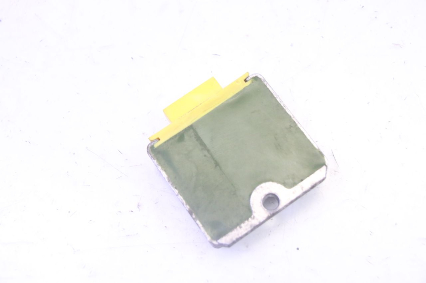 photo de REGULATEUR CHARGE PIAGGIO LXV 4T 50 (2009 - 2013)