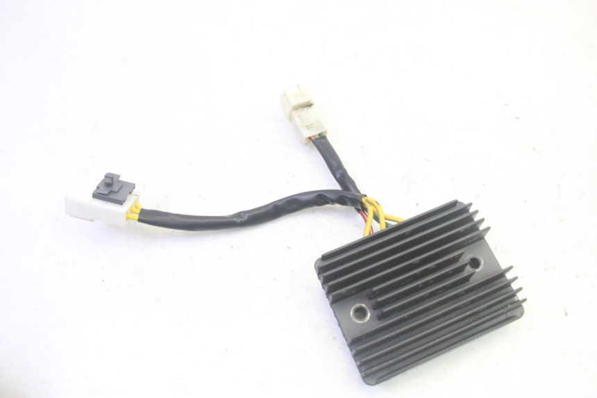 photo de REGULATEUR CHARGE PIAGGIO MP3 HPE 350 (2018 - 2020) - Vue principale