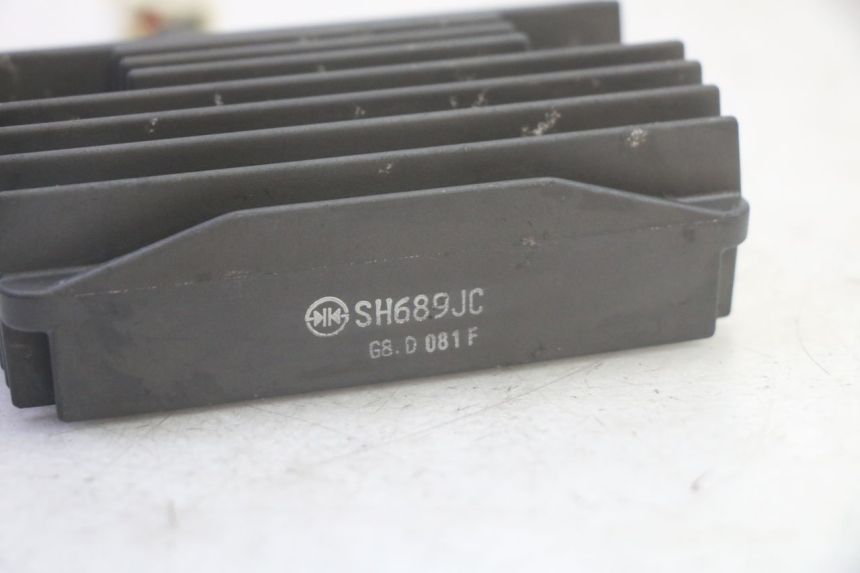 photo de REGULATEUR CHARGE PIAGGIO MP3 HPE 350 (2018 - 2020) - Zoom état d’usage