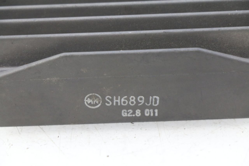 photo de REGULATEUR CHARGE PIAGGIO MP3 LT 300 (2010 - 2016)