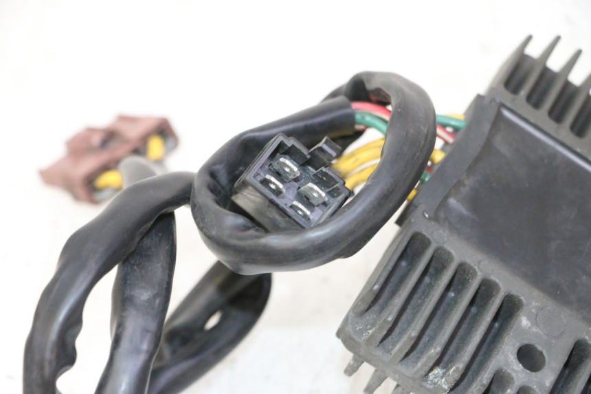 photo de RÉGULATEUR DE CHARGE PIAGGIO MP3 LT 400 (2007 - 2012)