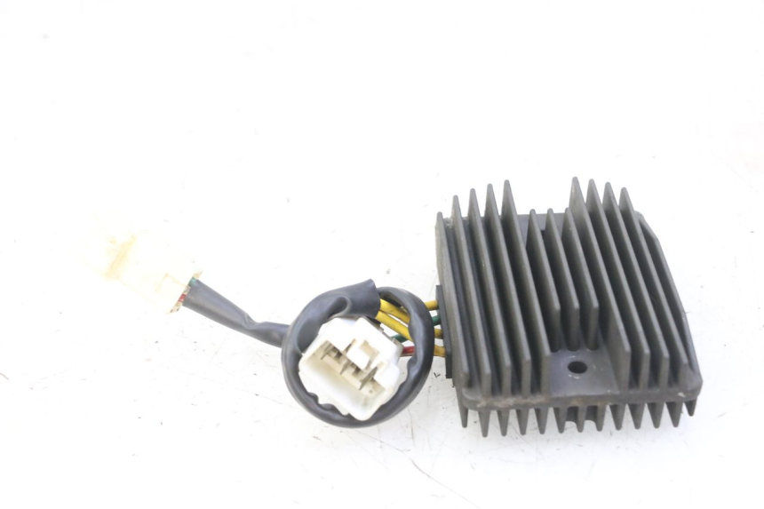 photo de REGULATEUR CHARGE PIAGGIO MP3 LT 300 (2010 - 2016)
