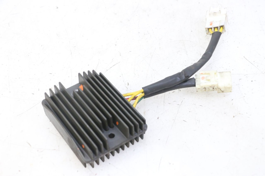 photo de REGULATEUR CHARGE PIAGGIO MP3 LT 300 (2010 - 2016)