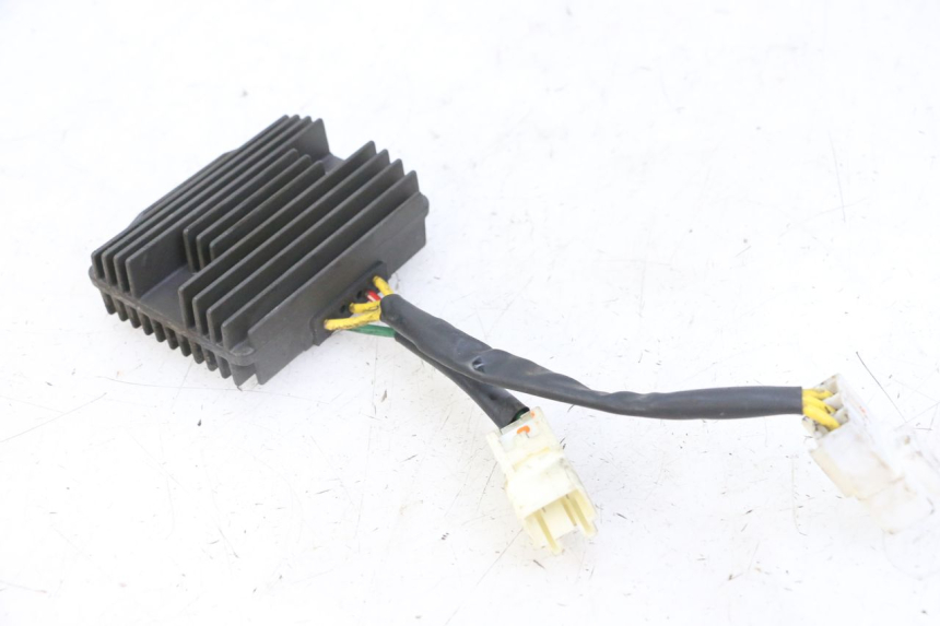 photo de REGULATEUR CHARGE PIAGGIO MP3 LT 300 (2010 - 2016)