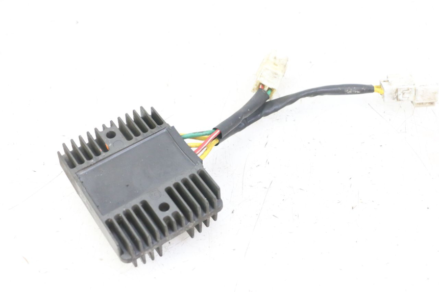 photo de REGULATEUR CHARGE PIAGGIO MP3 LT 300 (2010 - 2016)