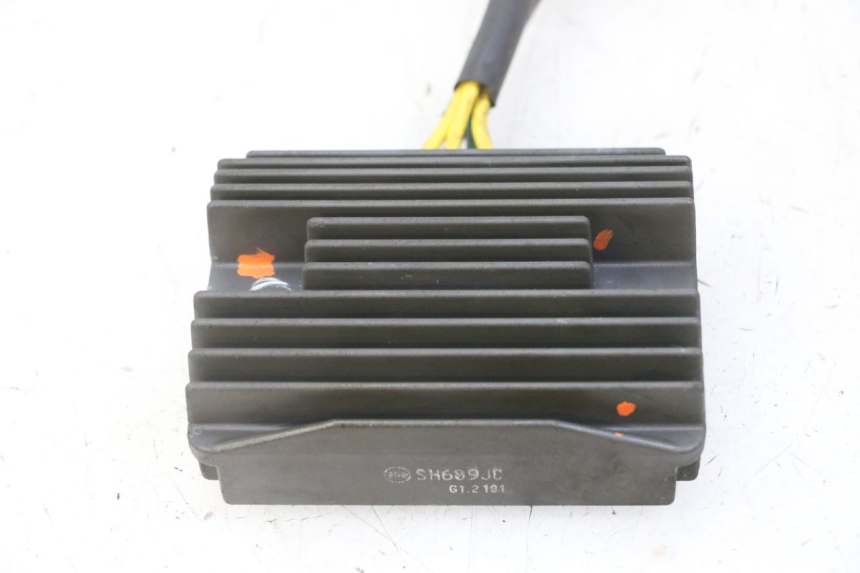 photo de REGULATEUR CHARGE PIAGGIO MP3 LT 300 (2010 - 2016)