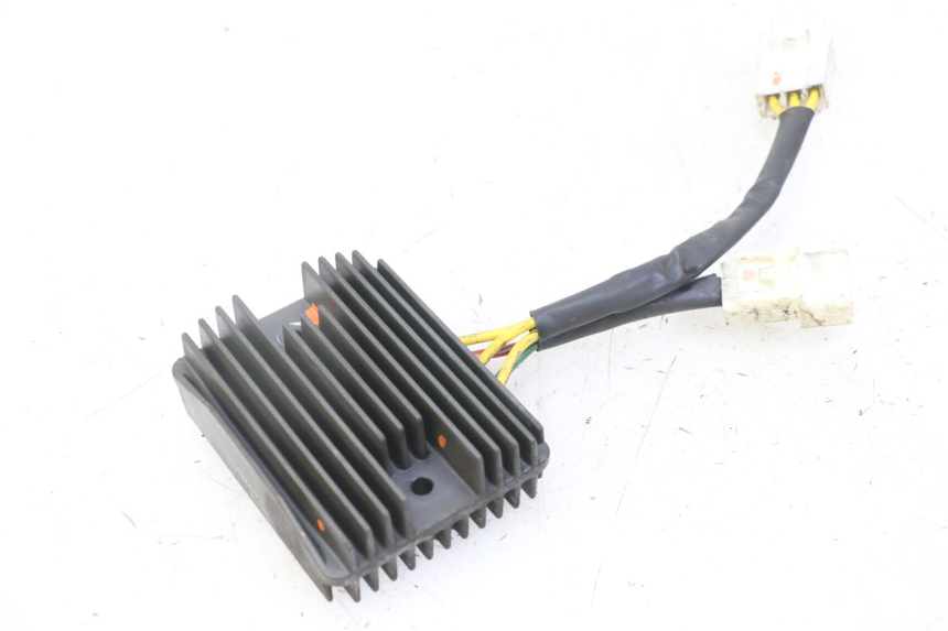 photo de REGULATEUR CHARGE PIAGGIO MP3 LT 300 (2010 - 2016)