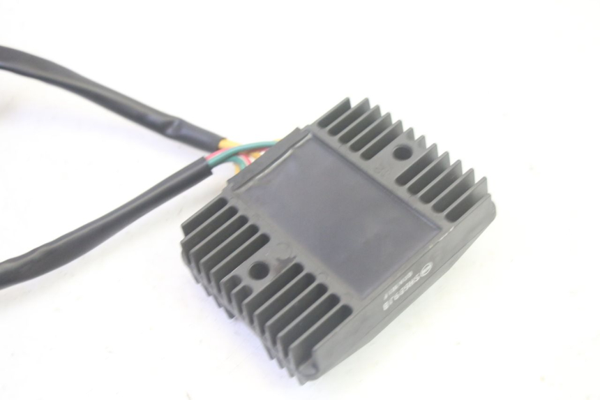 photo de RÉGULATEUR DE CHARGE PIAGGIO MP3 LT 400 (2007 - 2012) - Vue d’ensemble