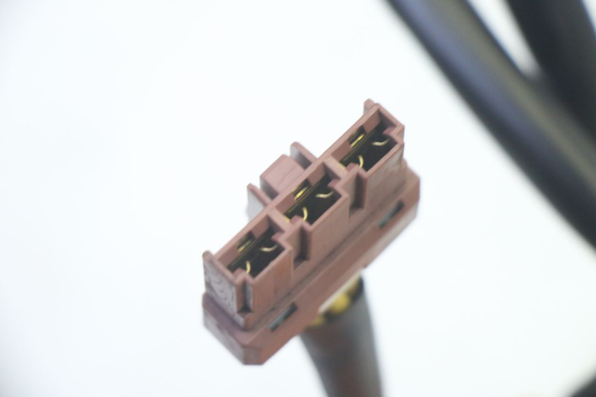 photo de RÉGULATEUR DE CHARGE PIAGGIO MP3 LT 400 (2007 - 2012) - Points de fixation