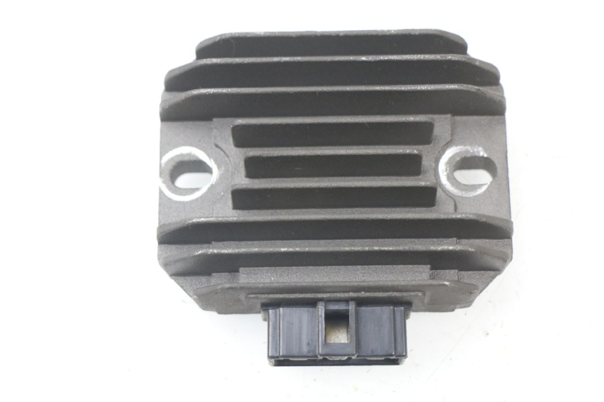 photo de REGULATEUR CHARGE PIAGGIO MP3 125 (2006 - 2014)