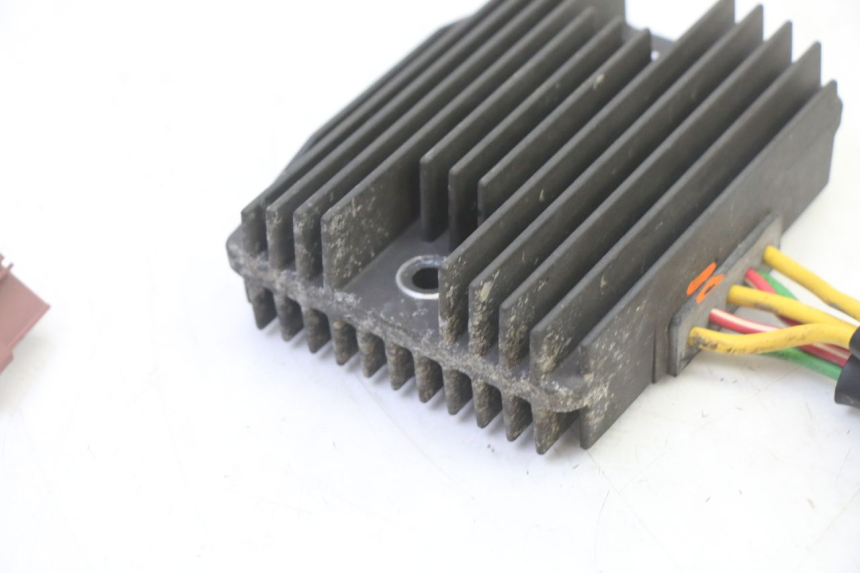 photo de RÉGULATEUR DE CHARGE PIAGGIO MP3 RL 250 (2007 - 2010)