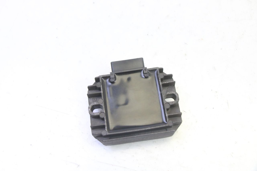 photo de REGULATEUR CHARGE PIAGGIO MP3 125 (2006 - 2014)