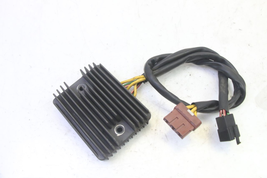 photo de RÉGULATEUR DE CHARGE PIAGGIO MP3 RL 250 (2007 - 2010)