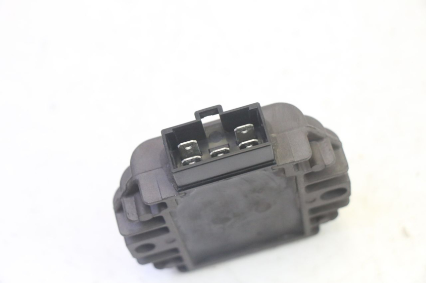 photo de REGULATEUR CHARGE PIAGGIO MP3 125 (2006 - 2014)