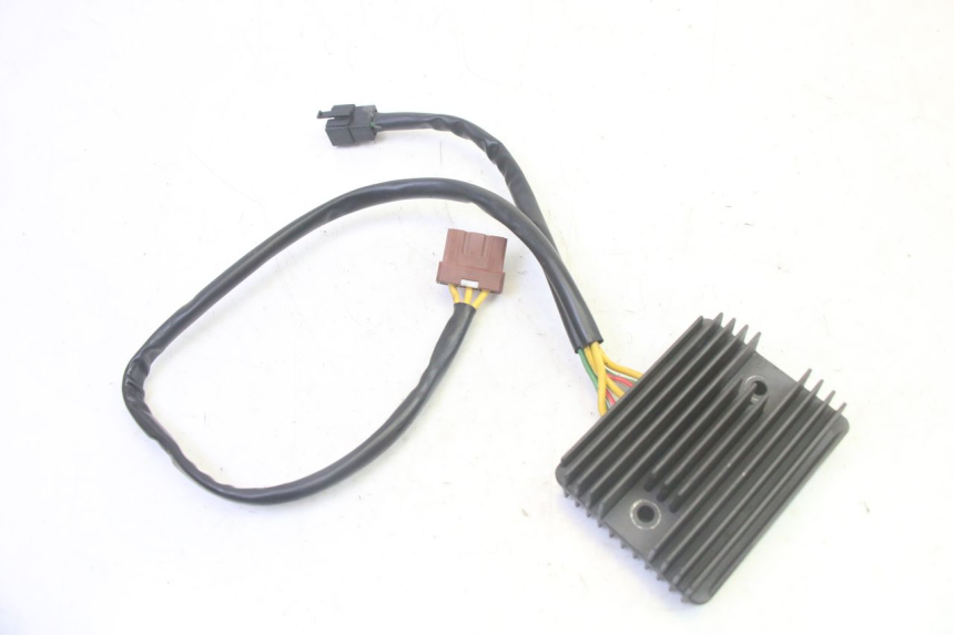 photo de RÉGULATEUR DE CHARGE PIAGGIO MP3 RL 250 (2007 - 2010) - Vue principale
