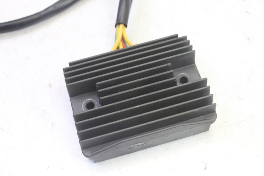 photo de RÉGULATEUR DE CHARGE PIAGGIO MP3 RL 250 (2007 - 2010) - Détail de la pièce