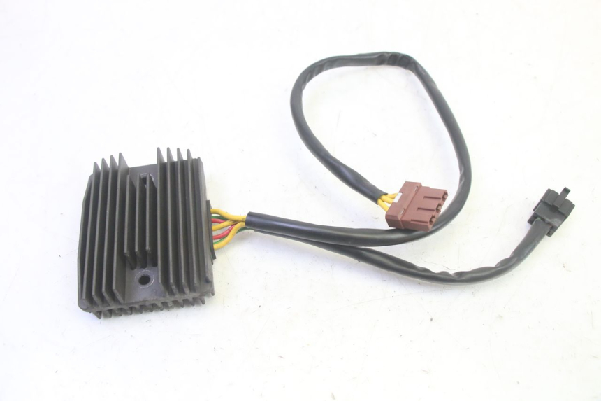 photo de RÉGULATEUR DE CHARGE PIAGGIO MP3 RL 250 (2007 - 2010) - Zoom état d’usage