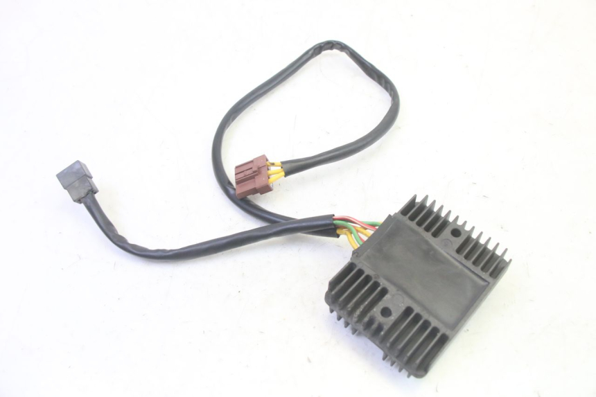 photo de RÉGULATEUR DE CHARGE PIAGGIO MP3 RL 250 (2007 - 2010) - Vue d’ensemble