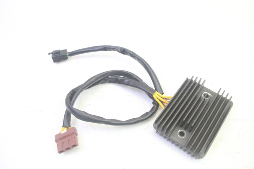 photo de RÉGULATEUR DE CHARGE PIAGGIO MP3 RL 250 (2007 - 2010) - Vue principale