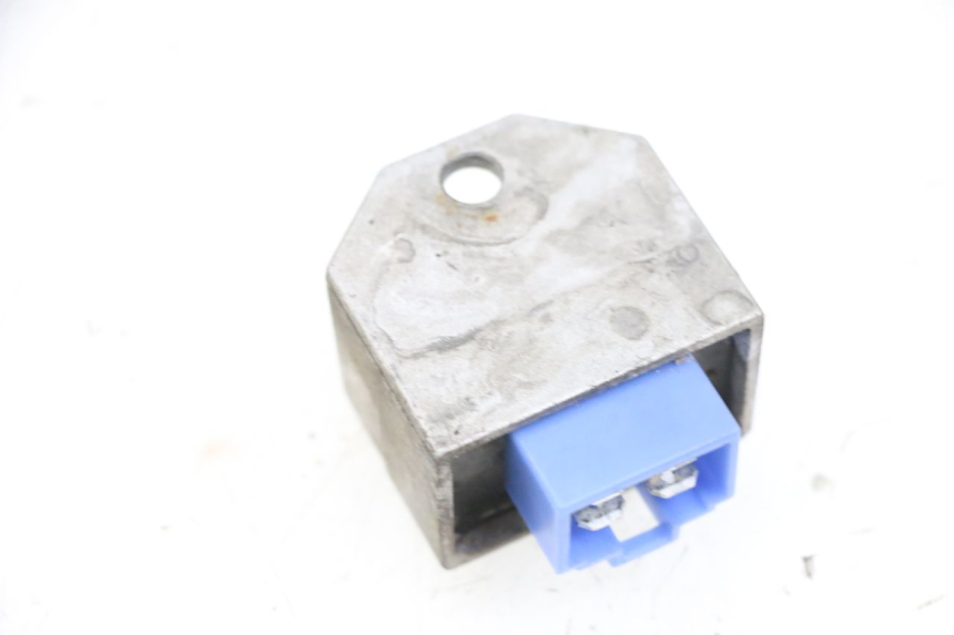 photo de REGULATEUR CHARGE YAMAHA NEO'S NEOS 2T 50 (1998 - 2007) - Zoom état d’usage