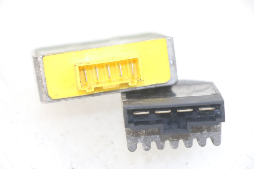 photo de REGULATEUR CHARGE PIAGGIO NEW TYPHOON 50 (2018 - 2021)