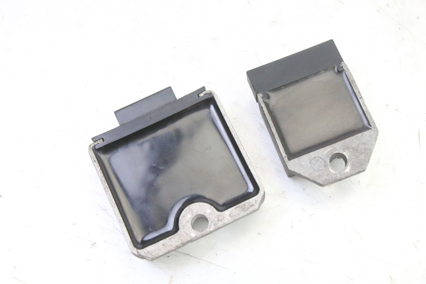 photo de REGULATEUR CHARGE PIAGGIO NEW TYPHOON 50 (2018 - 2021)