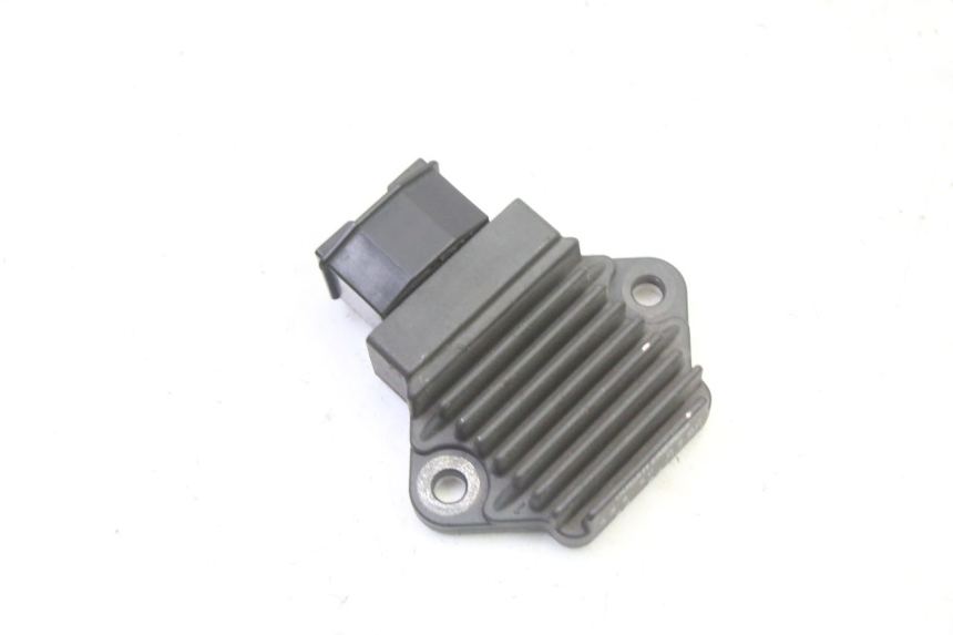 photo de REGULATEUR CHARGE HONDA NTV DEAUVILLE 650 (2001 - 2006)