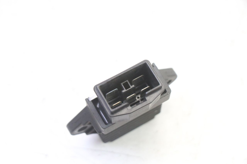 photo de REGULATEUR CHARGE HONDA NTV DEAUVILLE 650 (2001 - 2006)