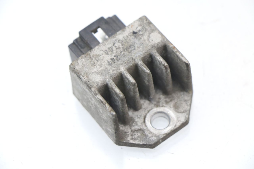 photo de REGULATEUR CHARGE PEUGEOT LUDIX 50 (2008 - 2017)