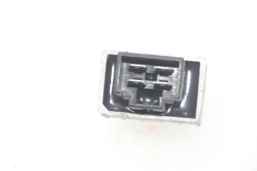 photo de REGULATEUR CHARGE PEUGEOT LUDIX 50 (2008 - 2017)