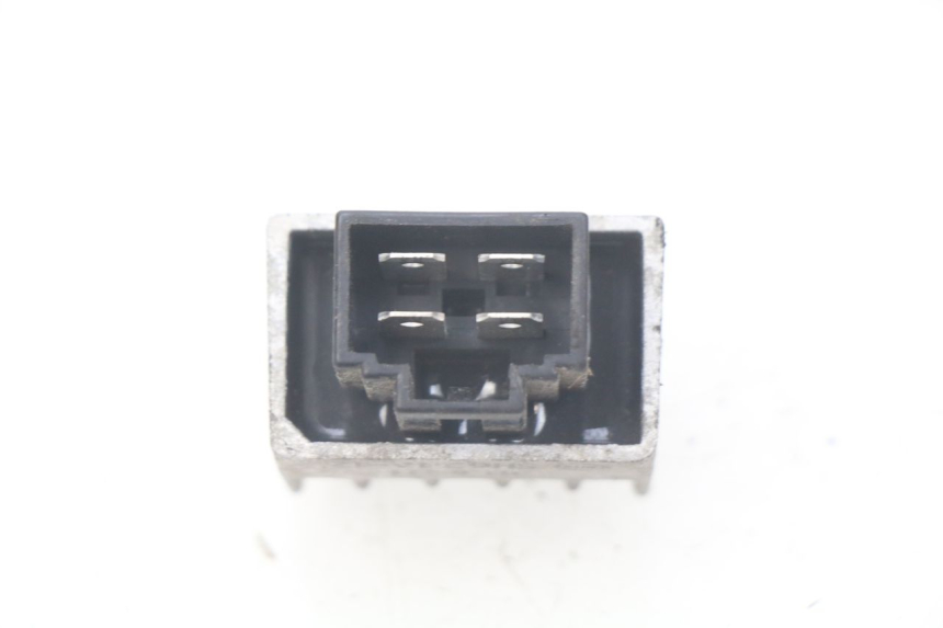 photo de REGULATEUR CHARGE PEUGEOT LUDIX 50 (2008 - 2017)