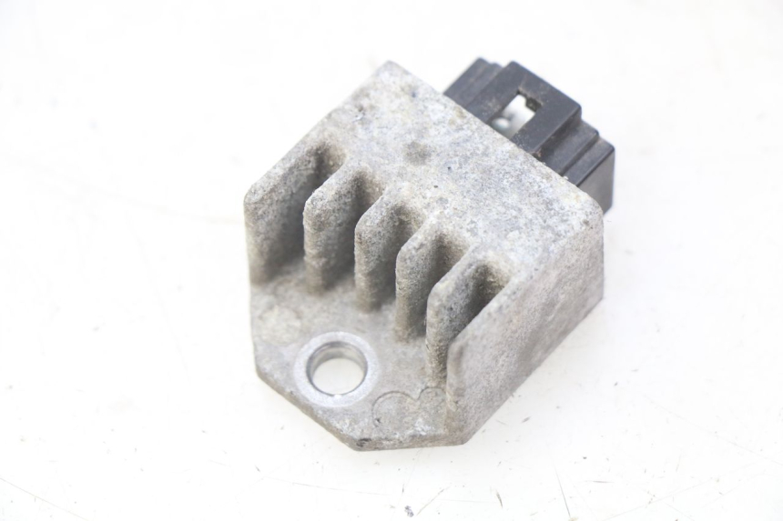 photo de REGULATEUR CHARGE PEUGEOT LUDIX 50 (2008 - 2017)