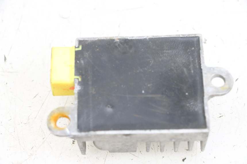 photo de REGULATEUR CHARGE EFUN PUSA 1 - Gros plan technique