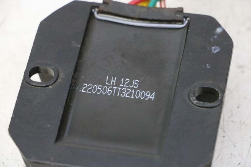 photo de REGULATEUR CHARGE MAG POWER R-STREET 50 (2016 - 2025)