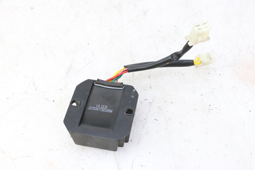 photo de REGULATEUR CHARGE MAG POWER R-STREET 50 (2016 - 2025)