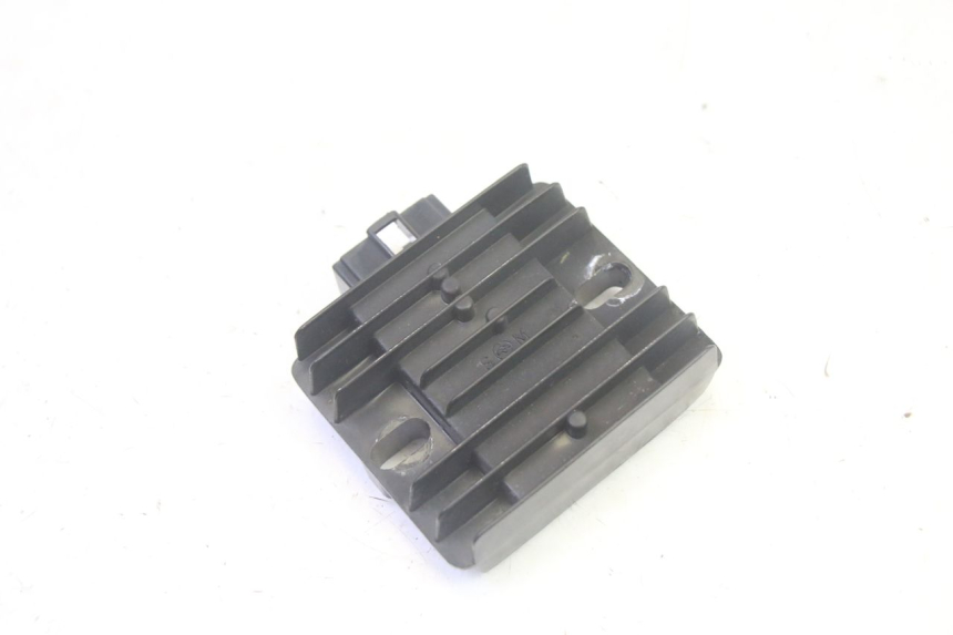 photo de REGULATEUR CHARGE JM MOTORS SANTANA EVO 50 (2024 - 2026) - Détail de la pièce