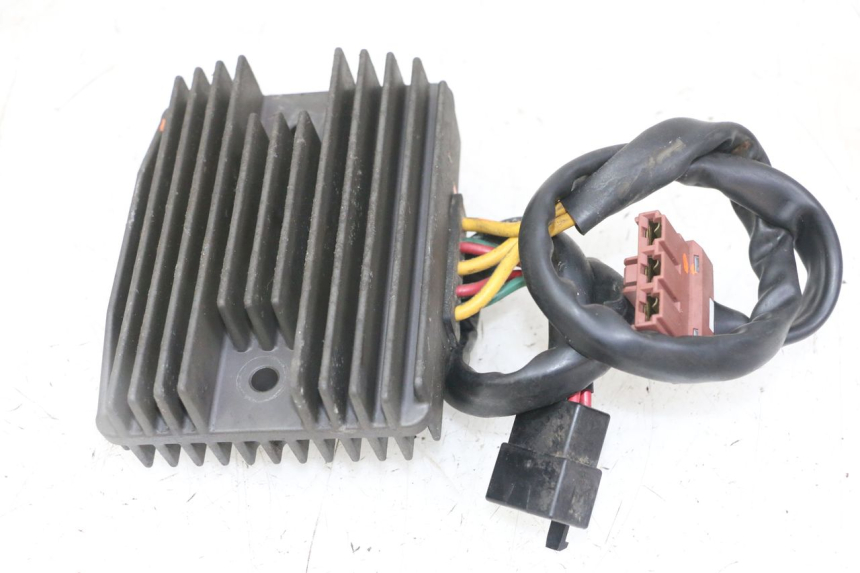 photo de REGULATEUR CHARGE PEUGEOT SATELIS 125 (2013 - 2018)
