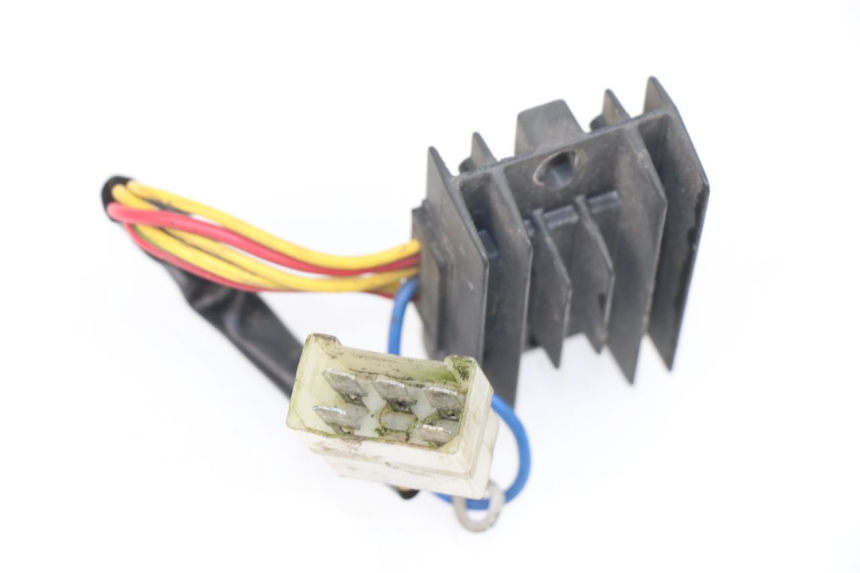 photo de REGULATEUR CHARGE APRILIA SCARABEO GT 125 (1999 - 2007)