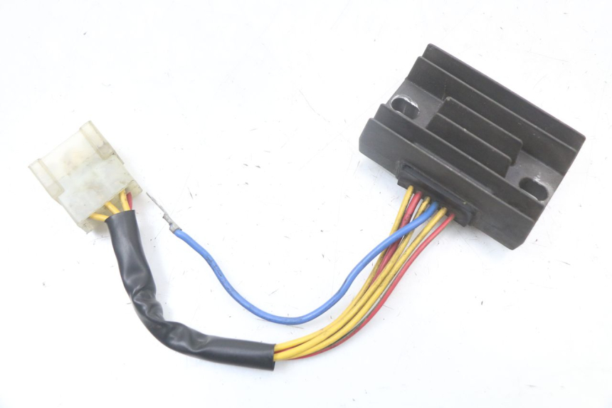 photo de REGULATEUR CHARGE APRILIA SCARABEO GT 125 (1999 - 2007)