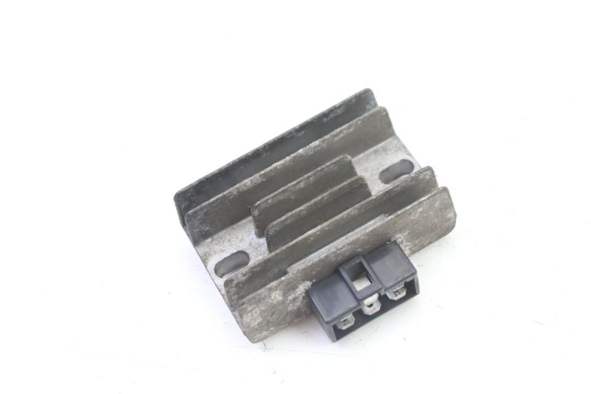 photo de REGULATEUR CHARGE PIAGGIO SUPER LX 125 (2000 - 2003)