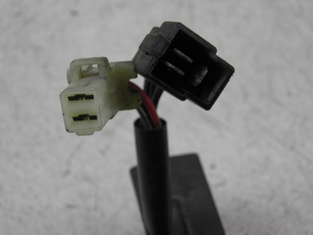 photo de REGULATEUR CHARGE SUZUKI GZ MARAUDER 125 (1998 - 2004)