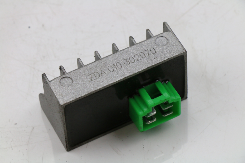 photo de REGULATEUR CHARGE SYM FIDDLE 2 S 125 (2012 - 2014)