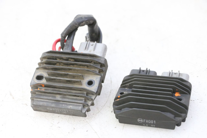 photo de REGULATEUR CHARGE YAMAHA TDM ABS 900 (2002 - 2014)