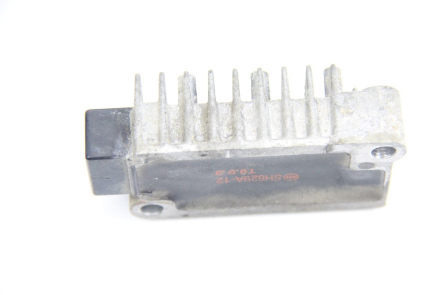 photo de REGULATEUR CHARGE YAMAHA TW 125 (1998 - 2002)