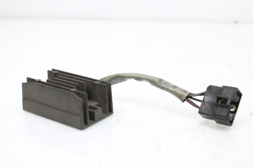 photo de REGULATEUR CHARGE SUZUKI UH BURGMAN 125 (2002 - 2006)