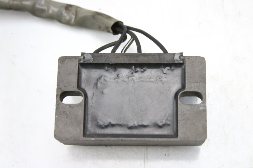 photo de REGULATEUR CHARGE SUZUKI UH BURGMAN 125 (2002 - 2006)