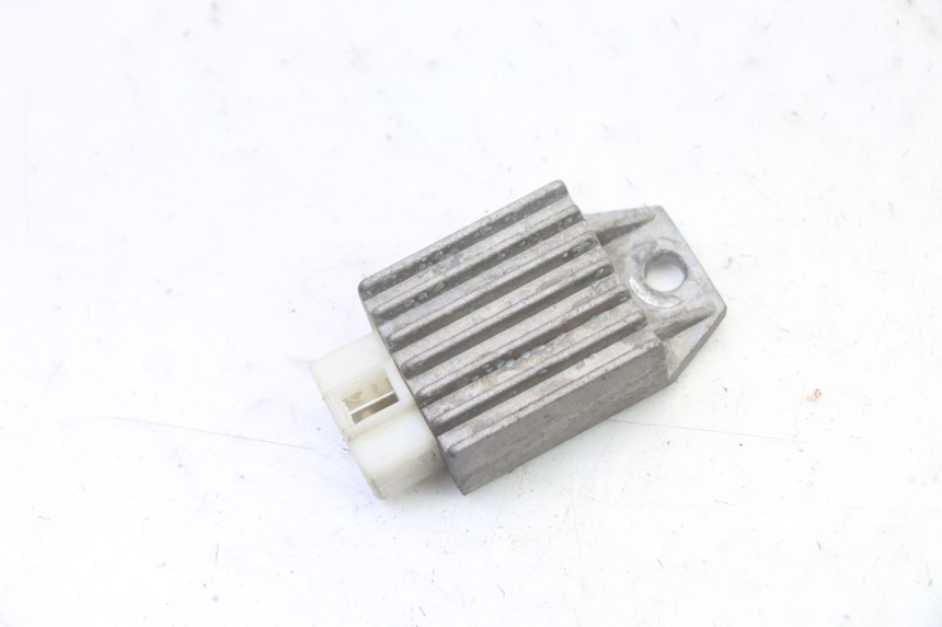 photo de RÉGULATEUR DE CHARGE PEUGEOT V-CLIC VCLIC 50 (2007 - 2013)
