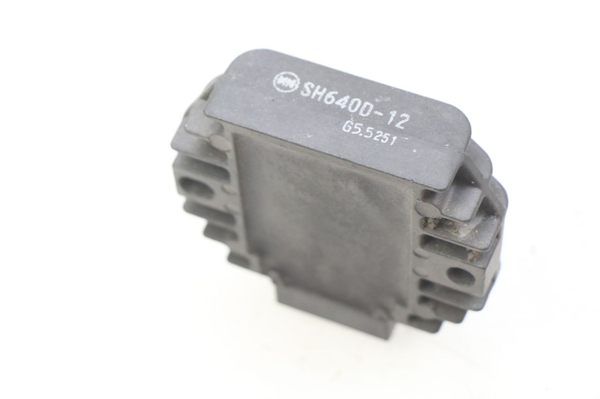 photo de REGULATEUR CHARGE PIAGGIO VESPA LX 125 (2005 - 2010)