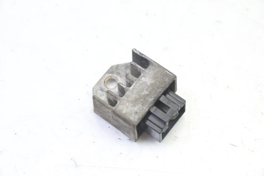 photo de REGULATEUR CHARGE PEUGEOT VIVACITY 50 (2004 - 2009)