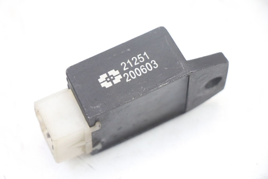 photo de REGULATEUR CHARGE VONROAD YIBEN 125 (2006 - 2010) - Zoom état d’usage